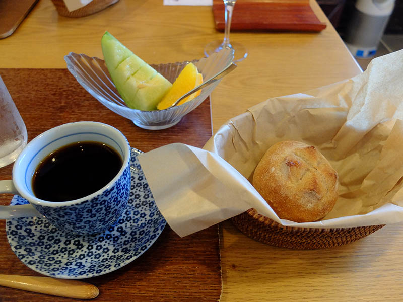 朝食
