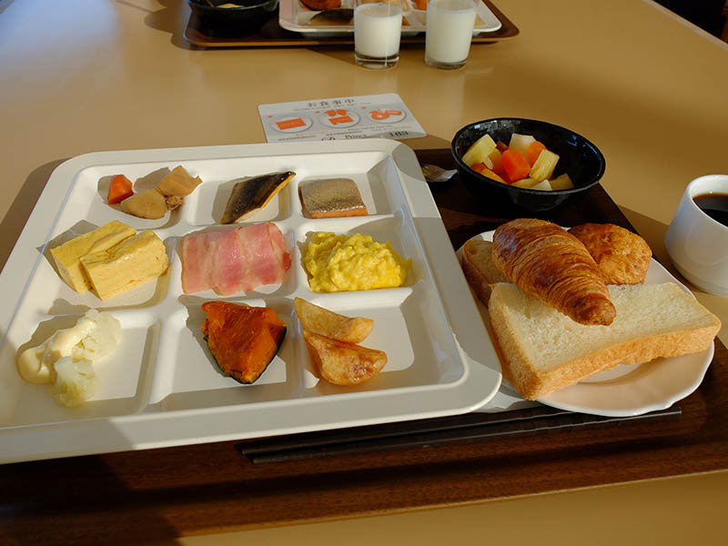 朝食バイキング