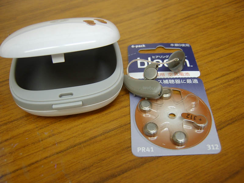 補聴器の空気電池交換