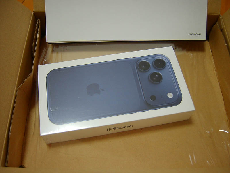 iPhone 17 Proの箱を開封