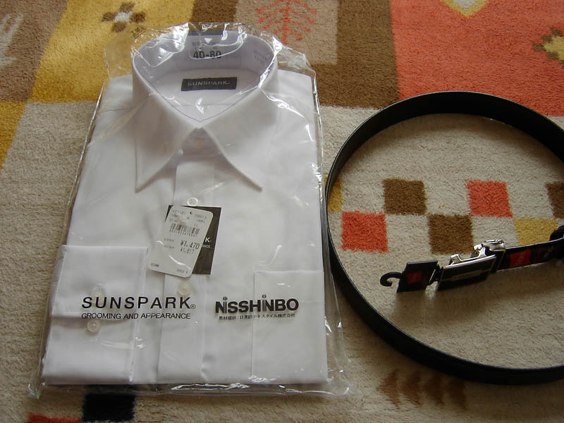 カッターシャツとバンドを購入