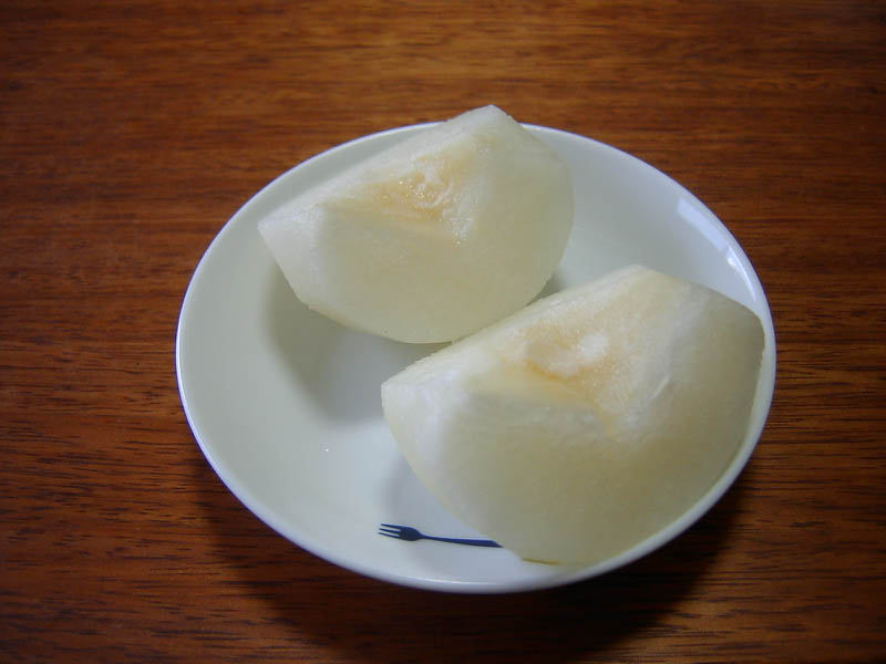 きつねうどんと梨