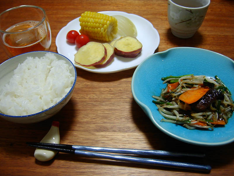 レバニラ炒めと蒸し野菜