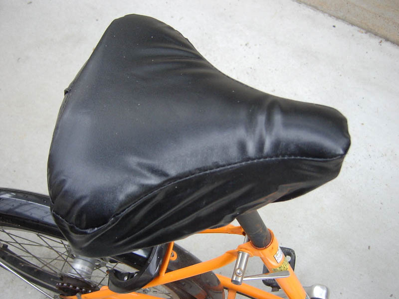 自転車のサドルカバー交換