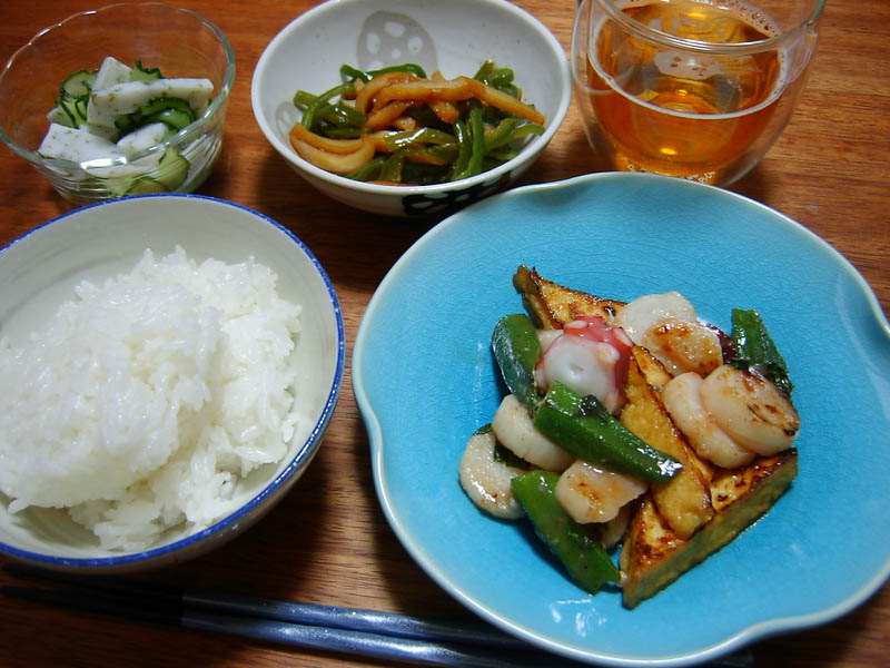 タコとネバネバ野菜の梅しそ炒め