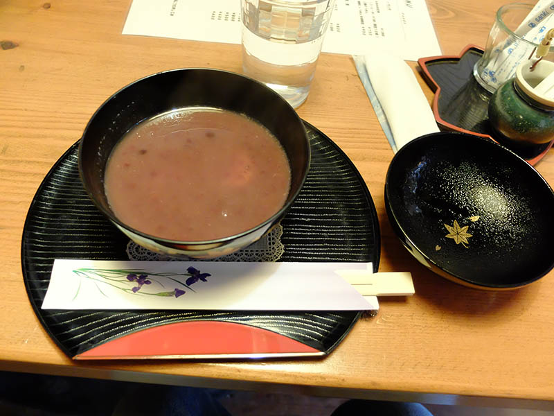 古民家カフェで白玉ぜんざい
