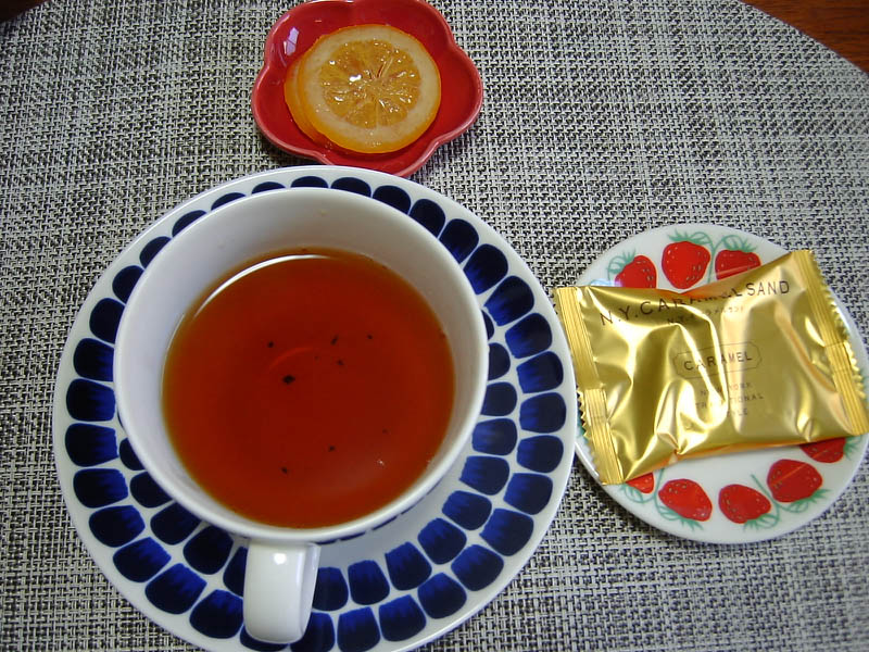 紅茶とキャラメルサンド