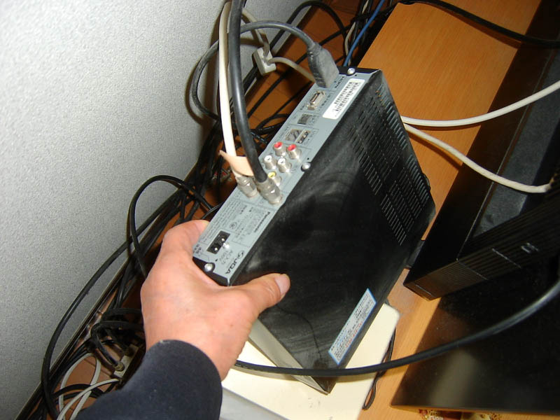 eo光テレビチューナーを取り外す