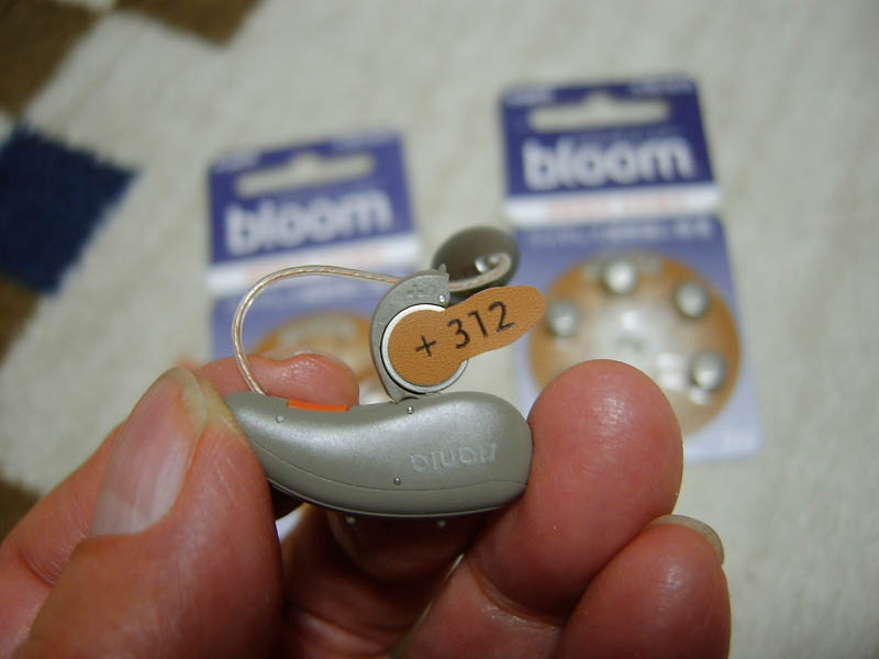 補聴器の空気電池交換