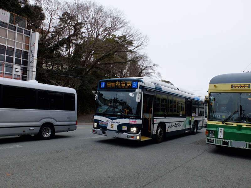 バスで内宮へ