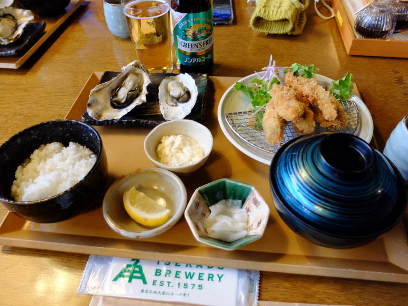 伊勢角屋麦酒でカキフライ定食