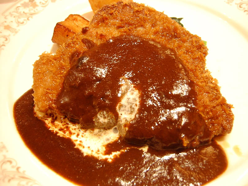 洋食Katsuiでディナー