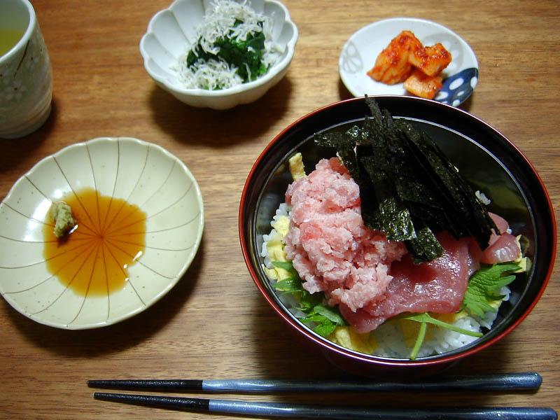 マグロ丼