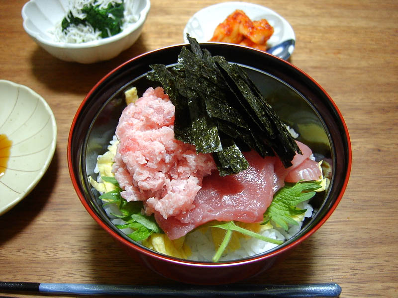 マグロ丼