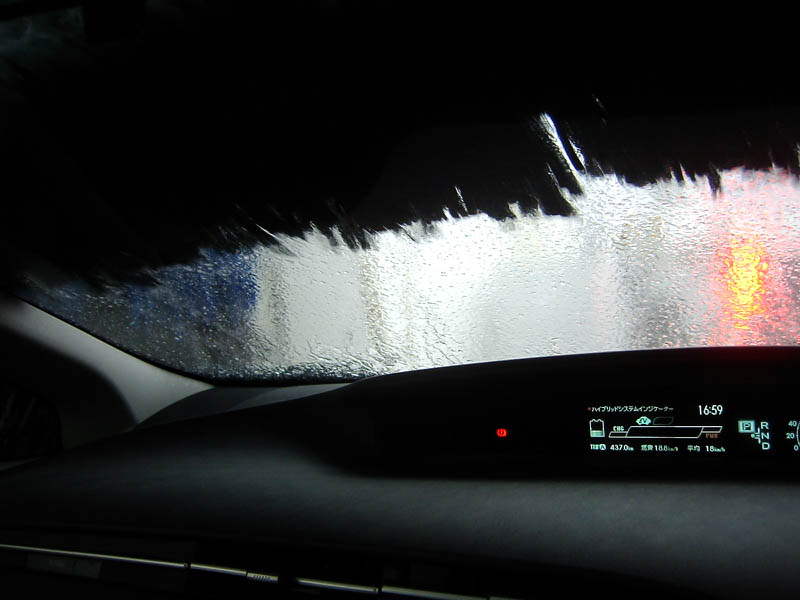 サービスで洗車