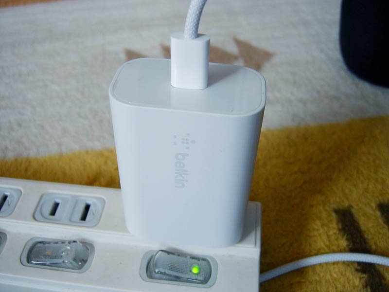 belkinのUSB-C充電器