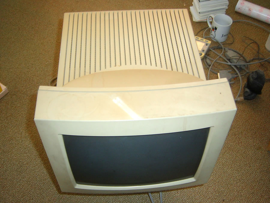 Macintosh 12"RGB Display