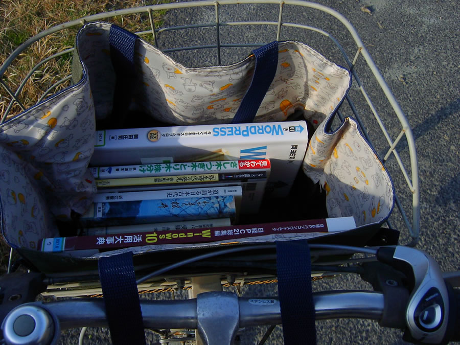 自転車で図書館へ