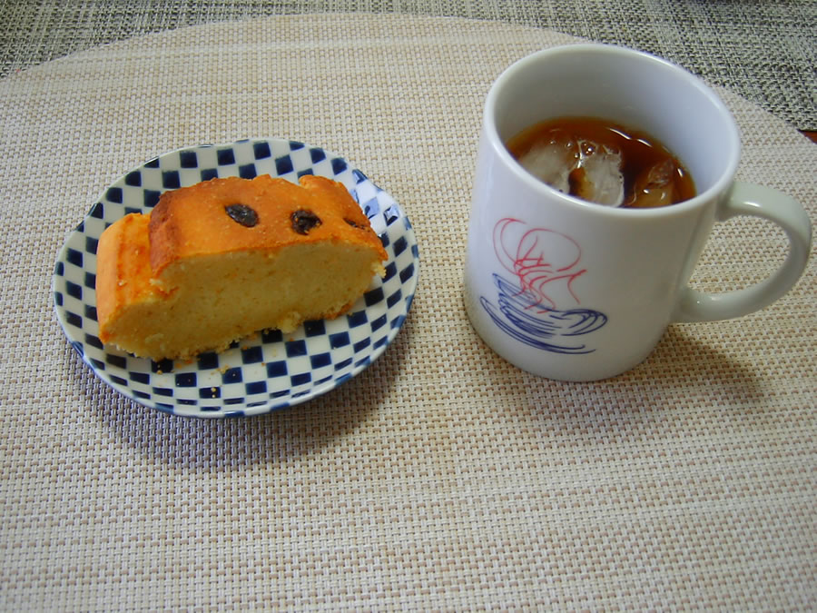 パウンドケーキとアイスコーヒー