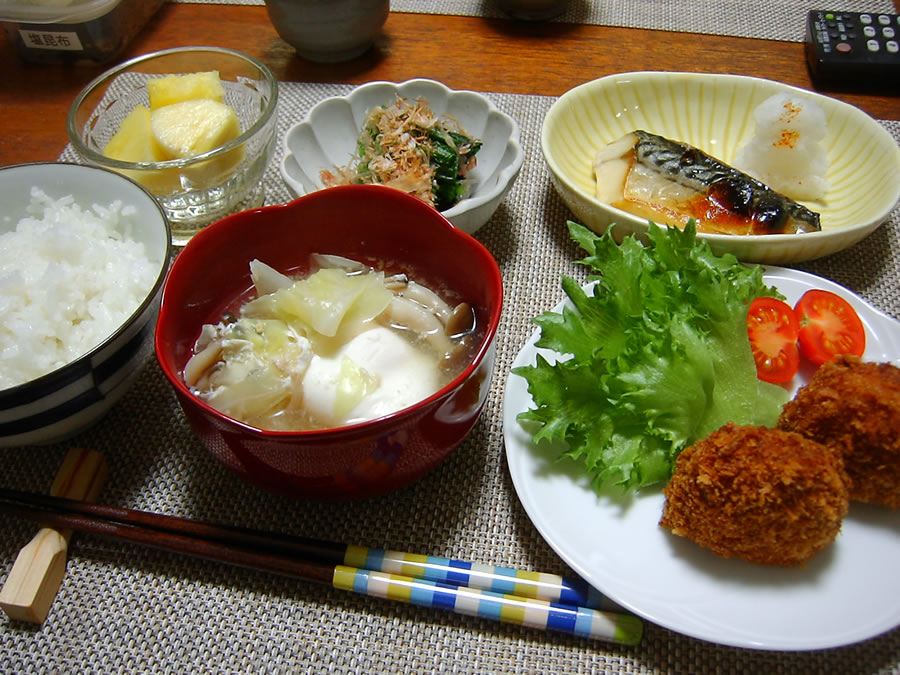 焼き鯖とコロッケ