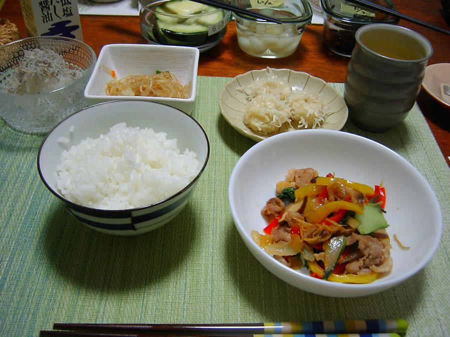 彩り野菜と豚肉のしょうが炒め