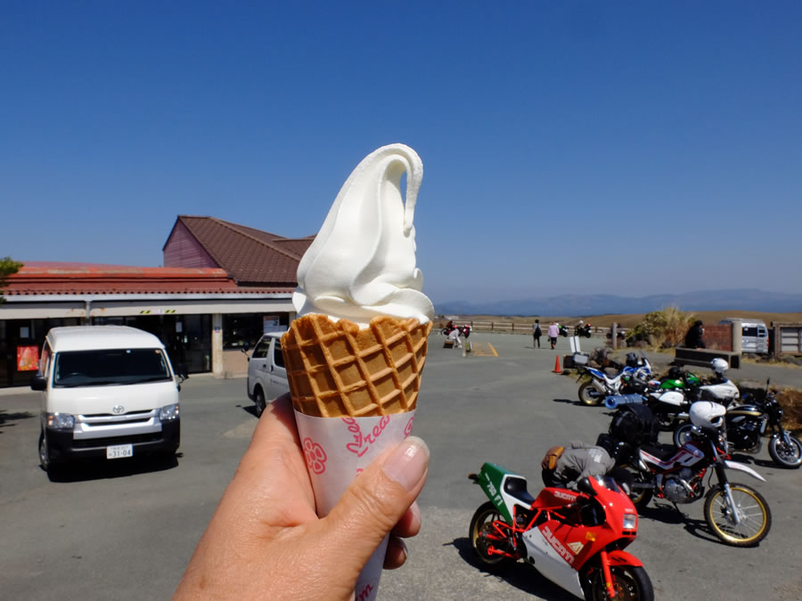 スーツケース自動預け機