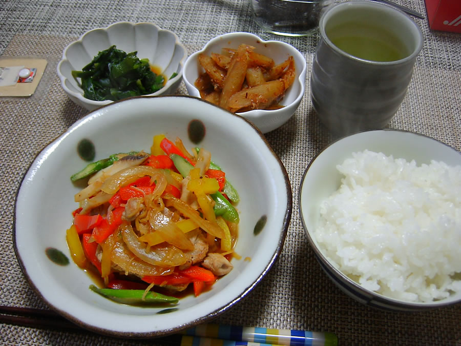 スティック豚ヒレと７種野菜の生姜炒め