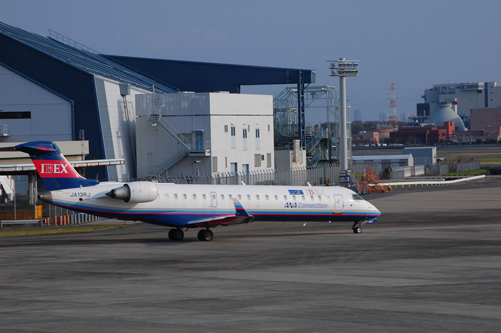 ジェット機CRJ700