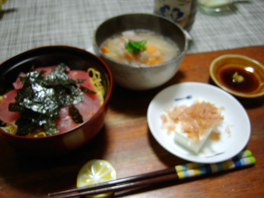 マグロ丼