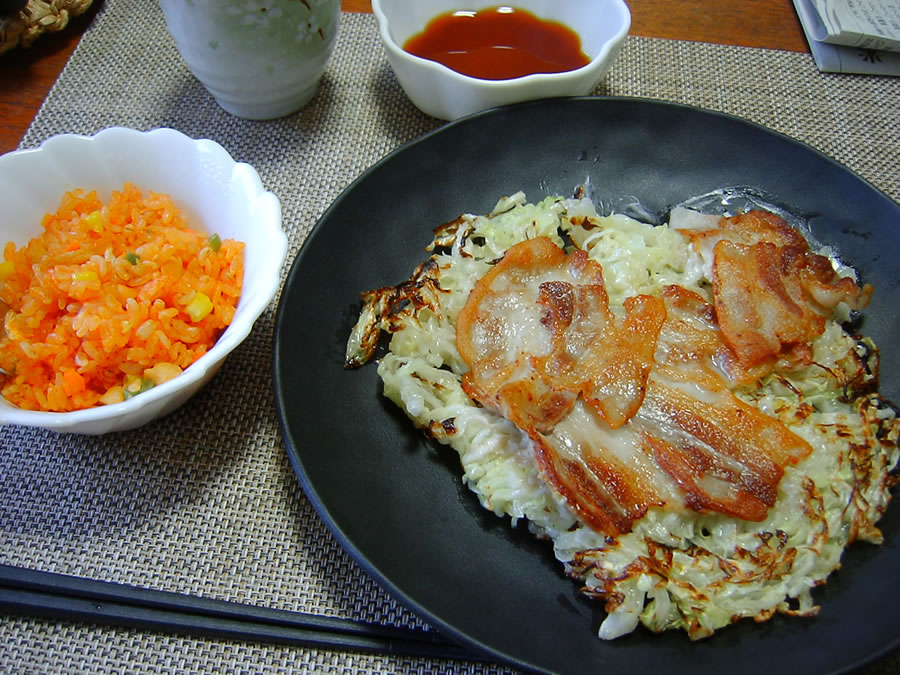 キャベツ焼きと米粉のパンケーキ