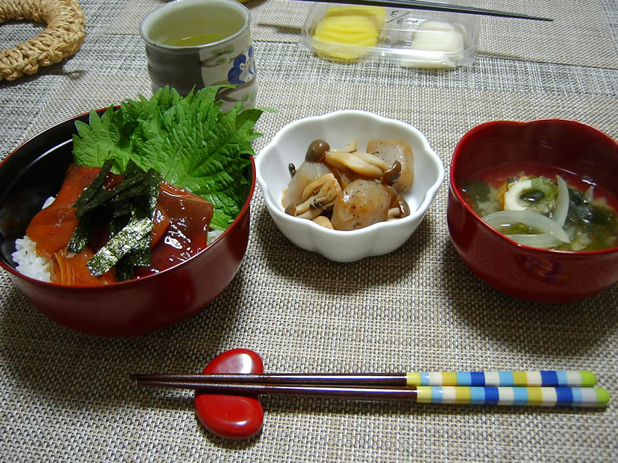 マグロ丼