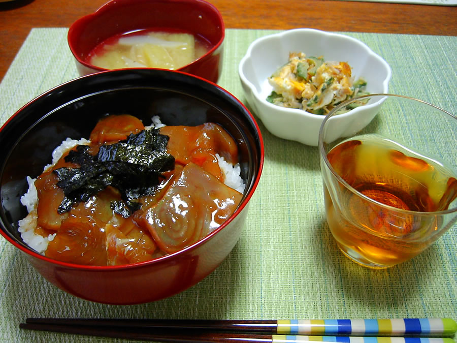 マグロ丼