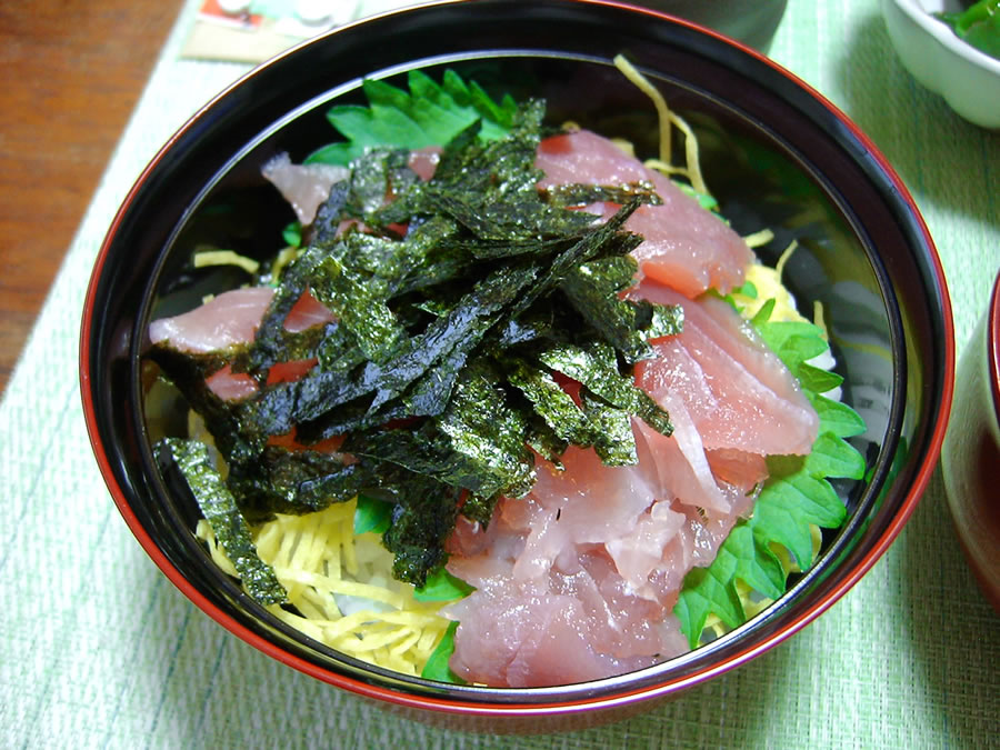 マグロ丼