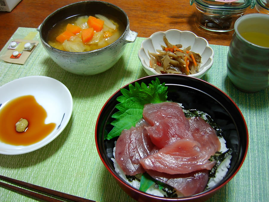 マグロ丼