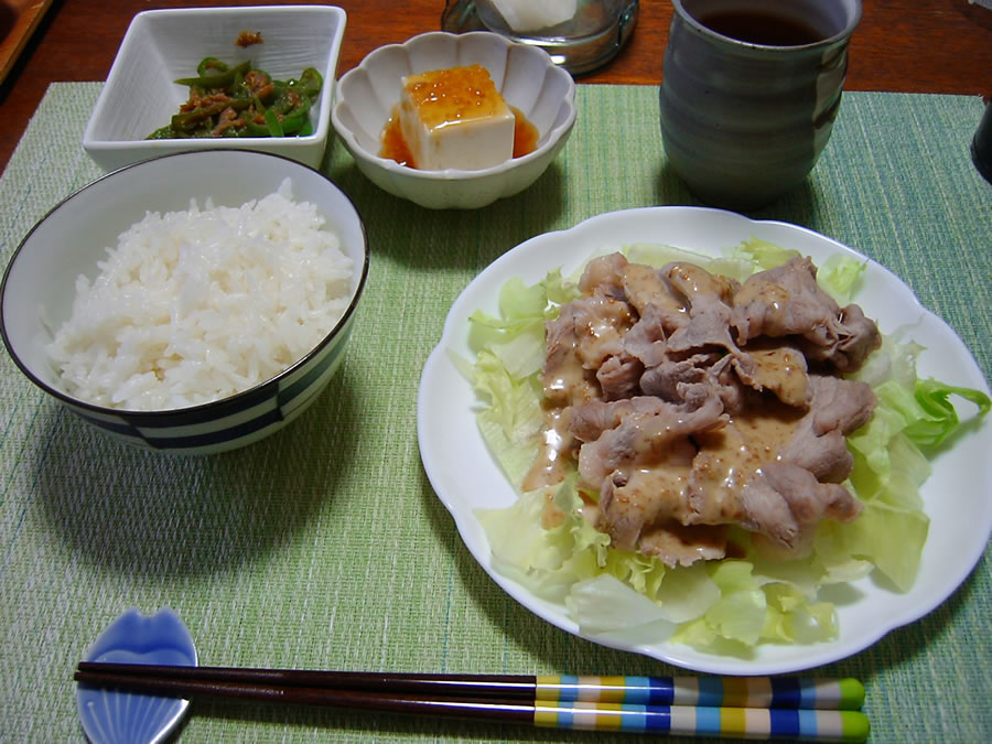 豚肉の冷しゃぶと団子汁