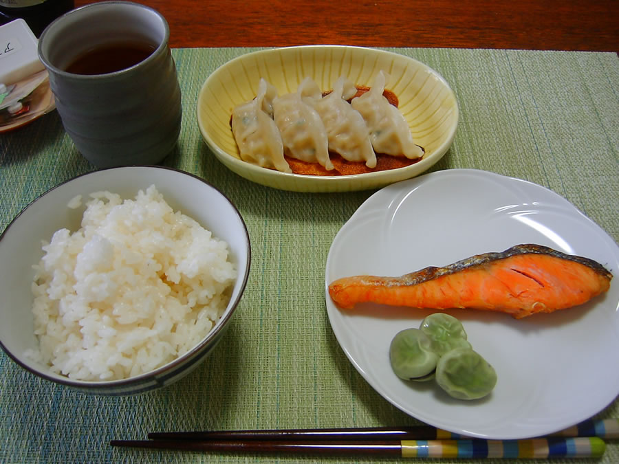 焼き鮭と餃子