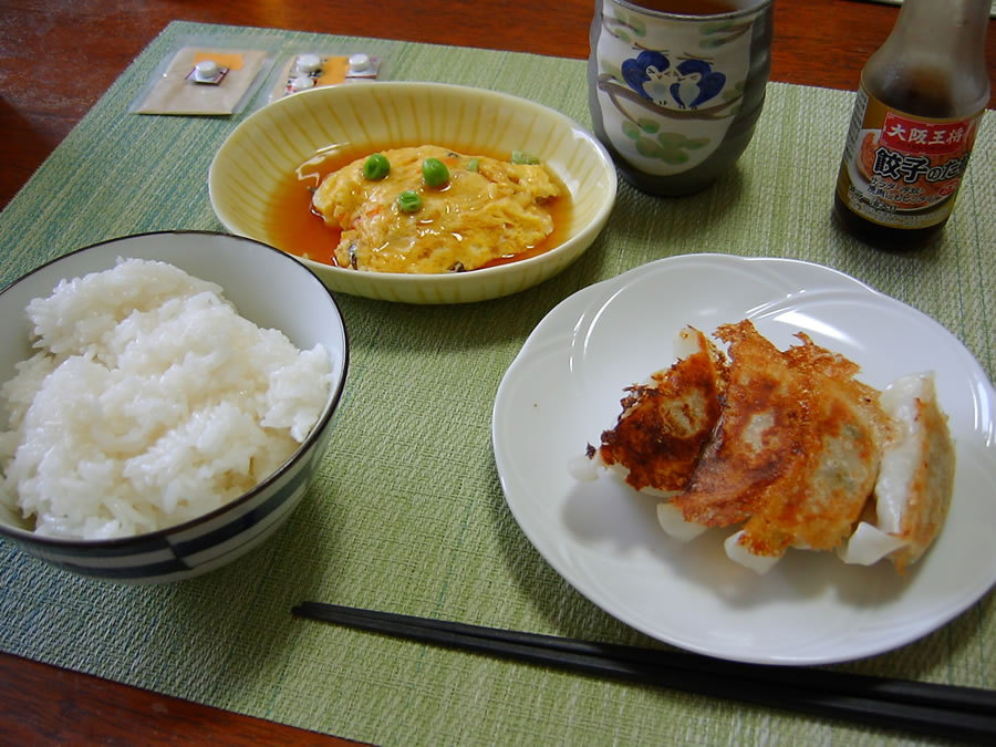 餃子とカニ玉