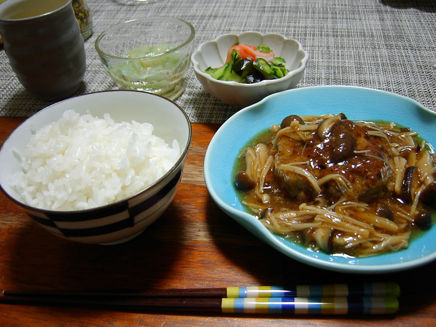 和風煮込みハンンバーグ