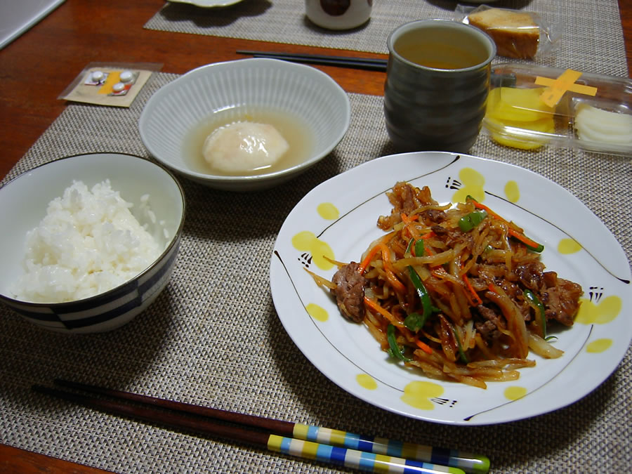 細切りじゃがいもと牛肉の甘辛炒め