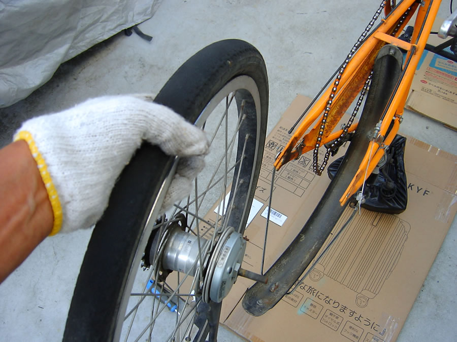 自転車の後輪のタイヤとチューブ交換