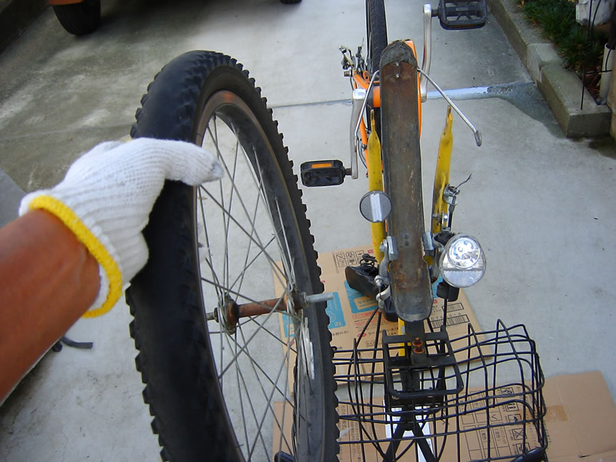 自転車の前輪のタイヤ交換