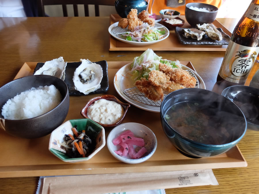 伊勢角屋麦酒のカキフライ定食