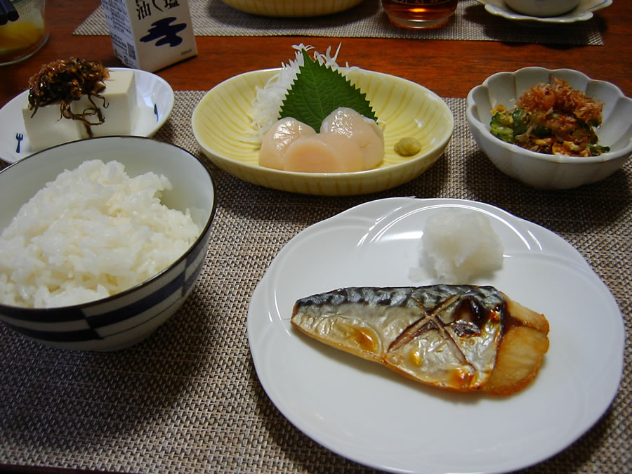 ホタテのお造りと焼き鯖