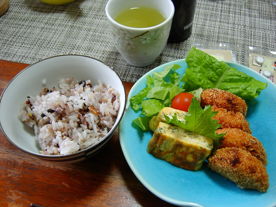 コロッケと玉子焼きと雑穀米