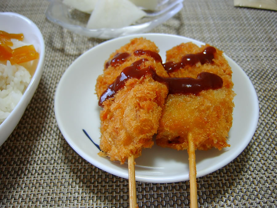 チキンカレーと串カツ