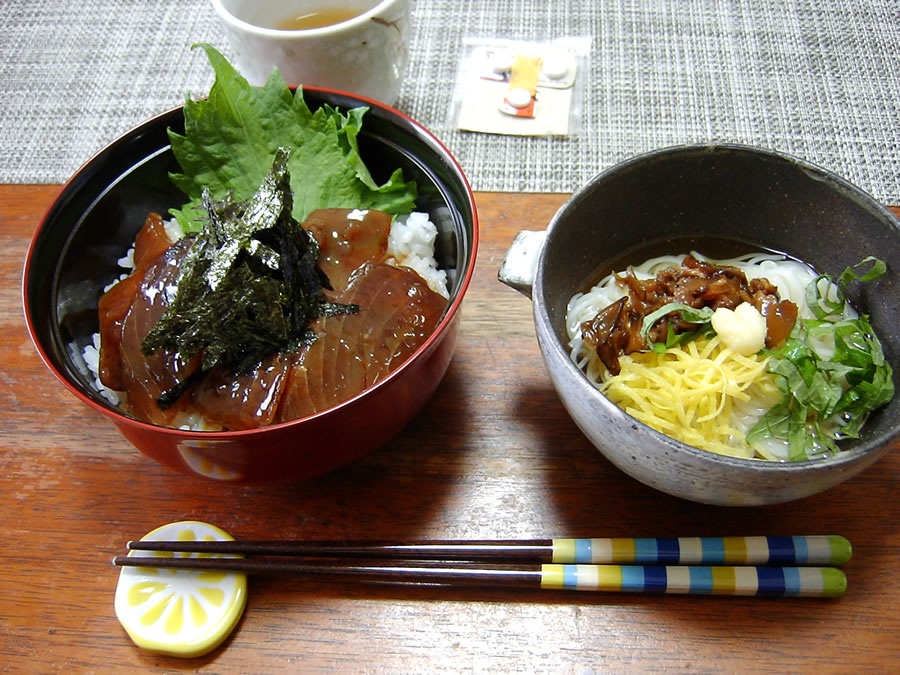 マグロ丼と冷やしそうめん