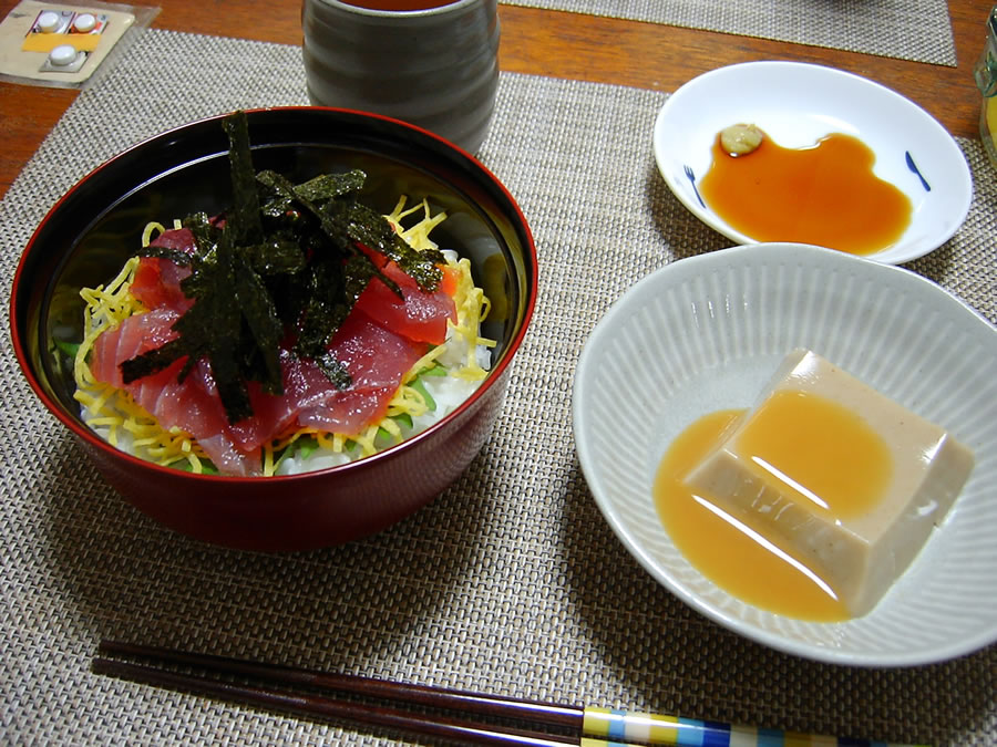 マグロ丼