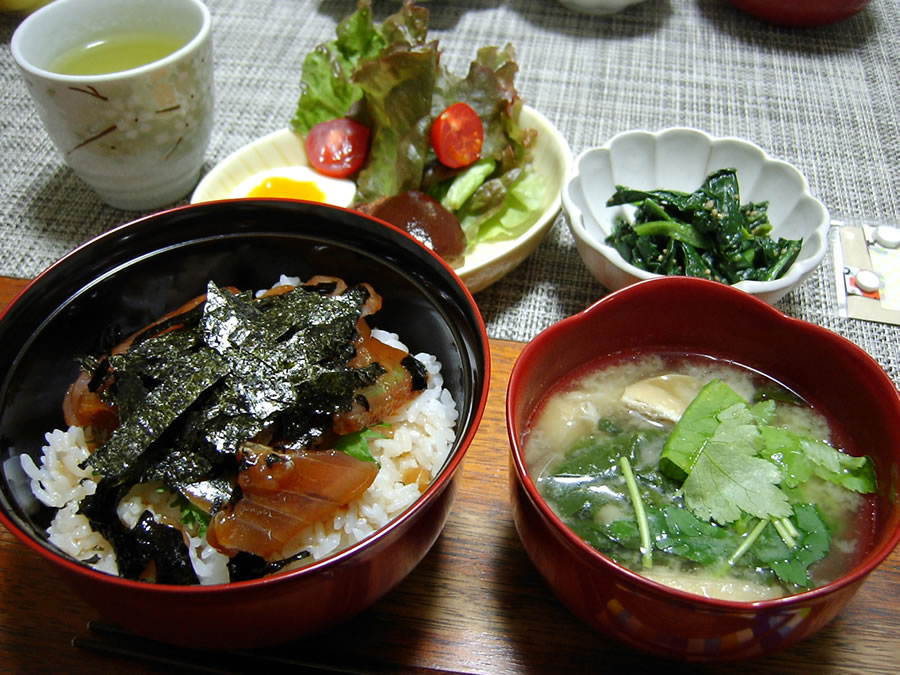 マグロ丼