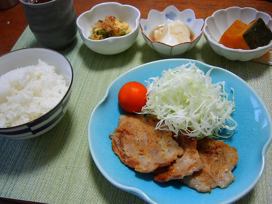 豚味噌ステーキとまくわうり