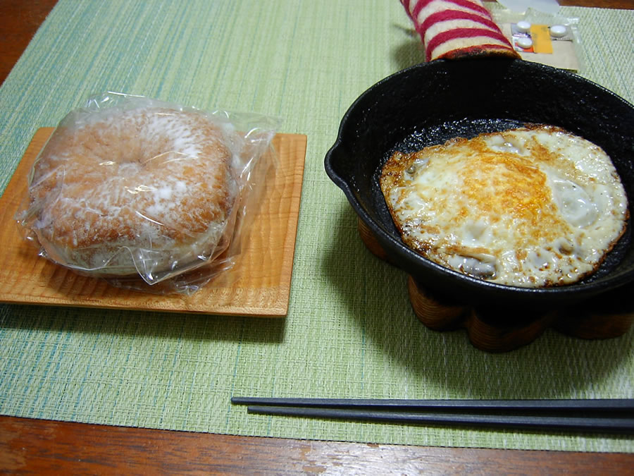 揚げあんパンと目玉焼き